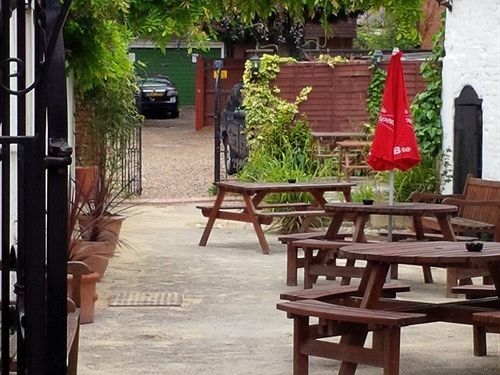 The Crown And Cushion Hotel Windsor Exterior photo
